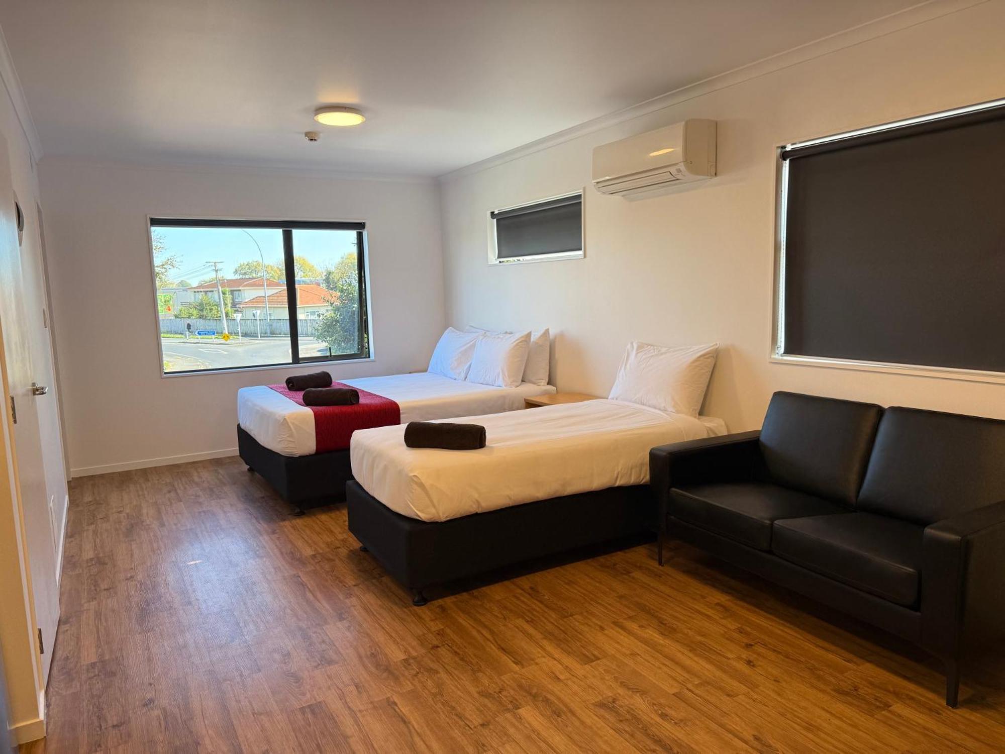 Uni 4* Hamilton